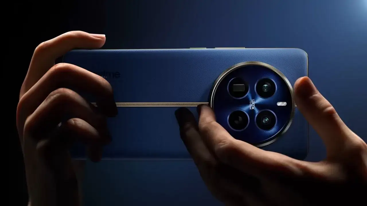 Bikin Ngebet! Realme Siap Hebohkan 2024 dengan Teknologi Canggih - Image