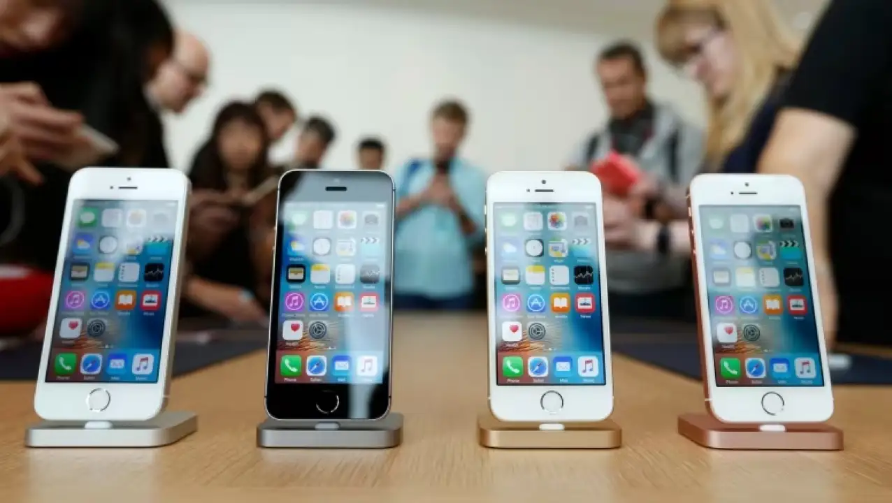 Dari Superstar ke Vintage: Kisah Unik iPhone SE 2016! - Image
