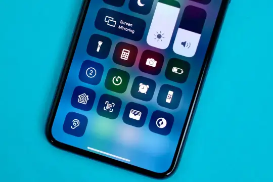 Duh, Gampang Banget! Yuk, Intip Cara Rekam Layar iPhone! - image